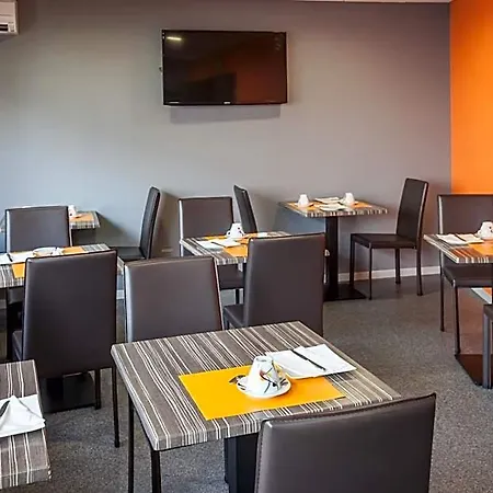 Logis Les Voyageurs Szálloda Lezoux